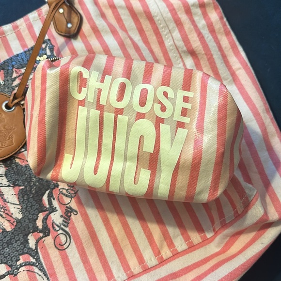 Juicy Couture Canvas Tote with makeup bag - Picture 6 of 17